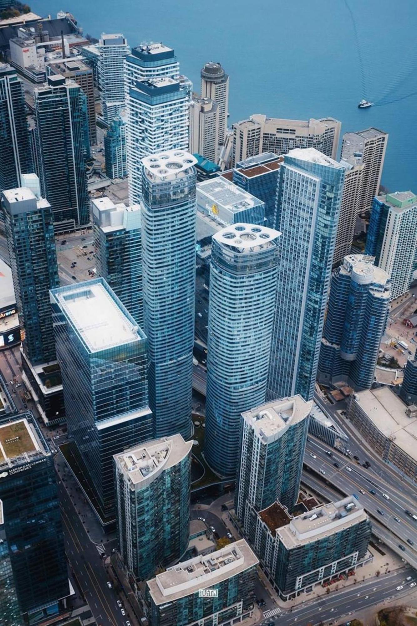 Grand Royal Suites Toronto Exterior photo